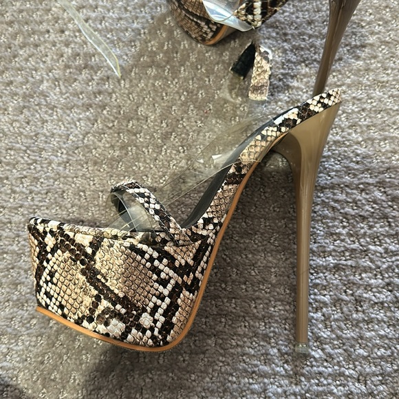 SNEAK SKIN HEELS Size 35-36 high 22-25cm NEW - Picture 4 of 5